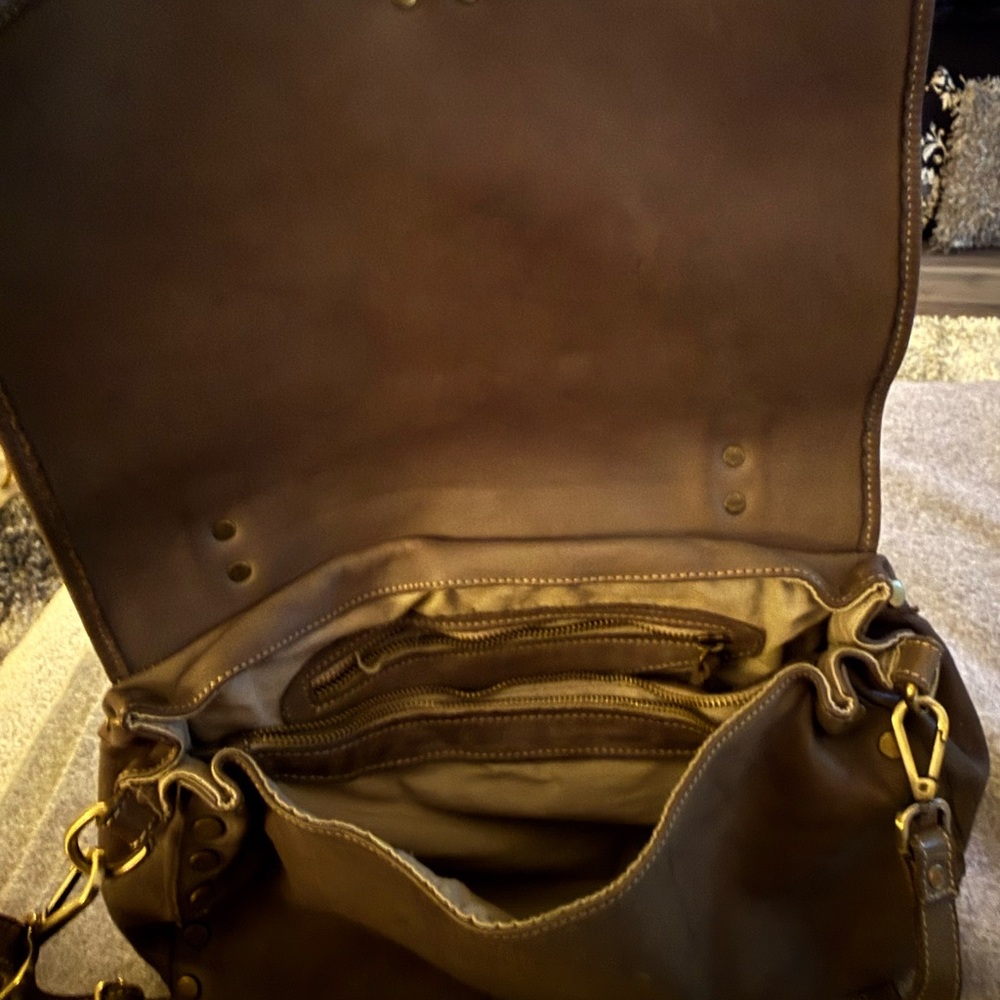 Gorgeous Handmade Olive Green Leather Shoulder Bag. Luxurious, Trendy, Stunning! - Picture 12 of 13
